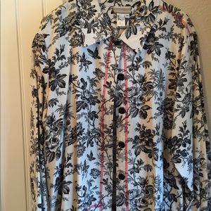 Women’s 2X Plus Size print lightweight jacket.